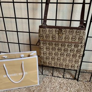 Michael Kors cross body purse